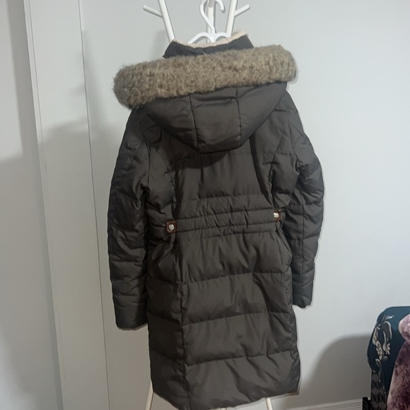 New jacket but little bit the furry is burn in washing machine - Picture 4 of 6